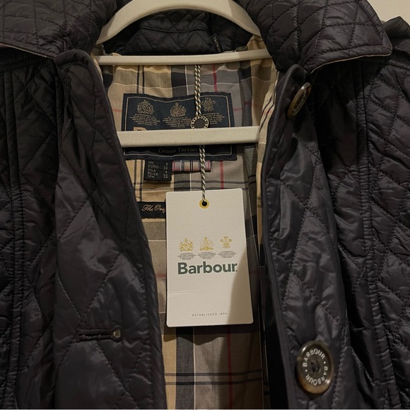 Barbour Evie Quilted Jacket in Black (US 4 / UK 8) - Picture 5 of 16